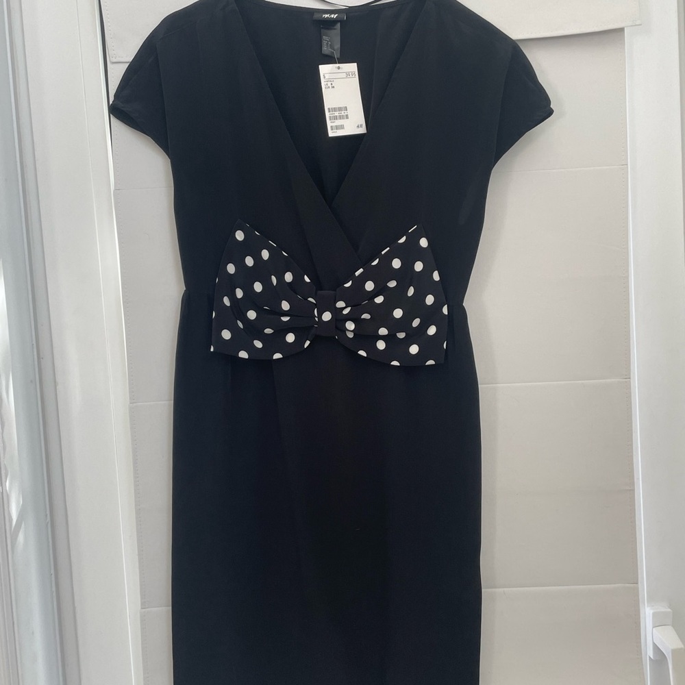 Super cute H&M little black dress! Never worn!